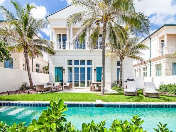 Paradise Island Seven Bedroom Beach Walk to Atlantis! Bahamas Pure Luxury