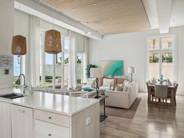 Paradise Island Seven Bedroom Beach Walk to Atlantis! Bahamas Pure Luxury