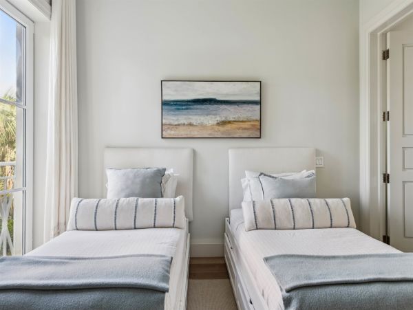 Paradise Island Seven Bedroom Beach Walk to Atlantis! Bahamas Pure Luxury
