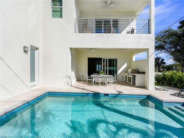 Luxurious Coastal Retreat Near Delnor Wiggins State Park