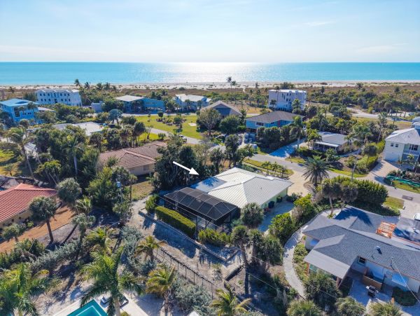 Discover Your Perfect Sanibel Getaway - Pet-Friendly Pool Home