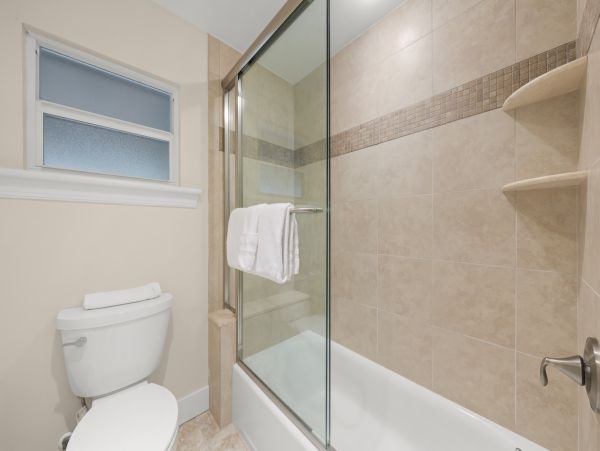Discover Your Perfect Sanibel Getaway - Pet-Friendly Pool Home
