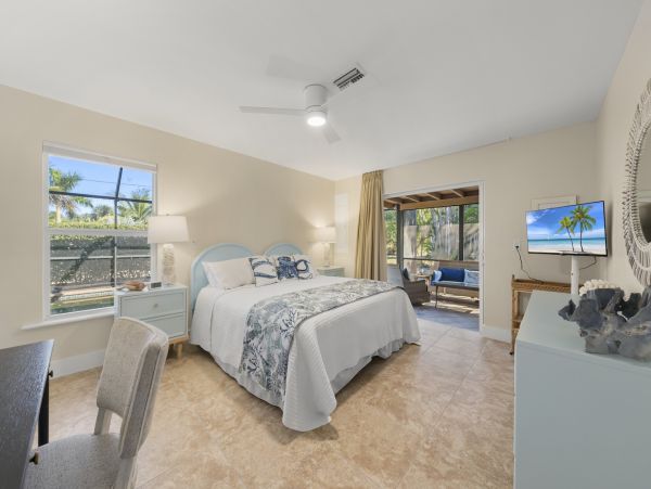 Discover Your Perfect Sanibel Getaway - Pet-Friendly Pool Home