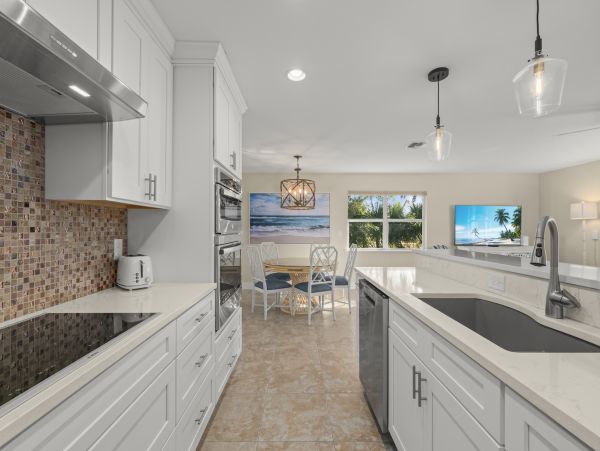 Discover Your Perfect Sanibel Getaway - Pet-Friendly Pool Home