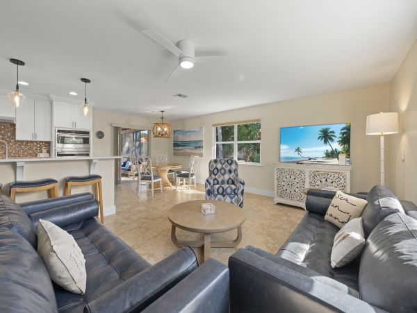 Discover Your Perfect Sanibel Getaway - Pet-Friendly Pool Home