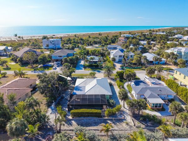 Discover Your Perfect Sanibel Getaway - Pet-Friendly Pool Home