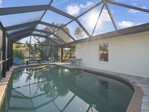 Discover Your Perfect Sanibel Getaway - Pet-Friendly Pool Home