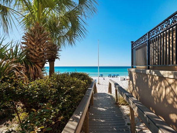 Luxury Coastal Home Retreat in Destin