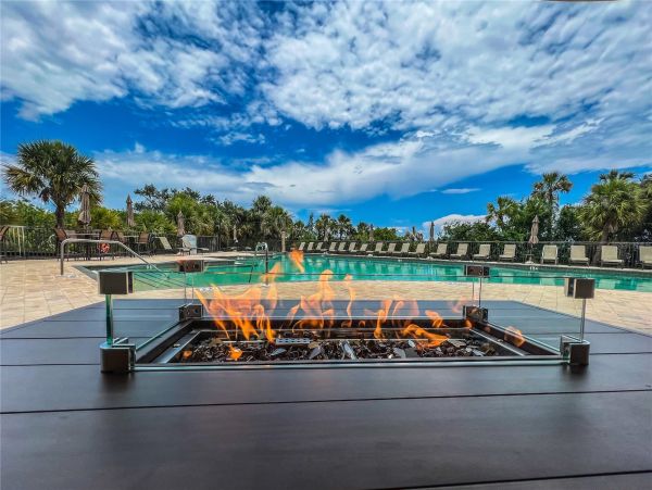 Luxurious 5 Bedroom Waterfront Pool Home in Bradenton