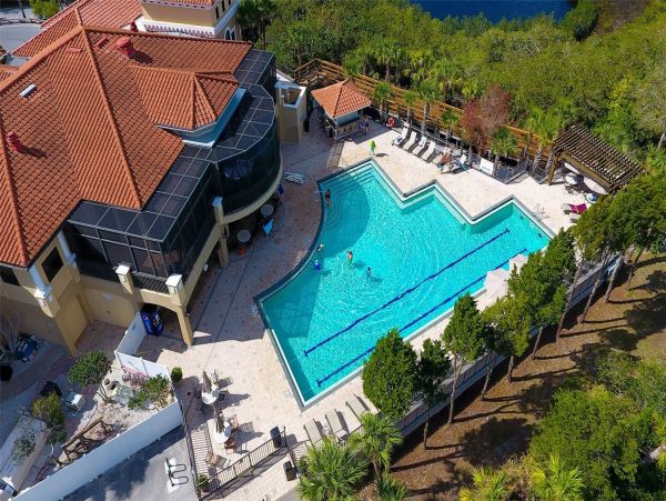 Luxurious 5 Bedroom Waterfront Pool Home in Bradenton