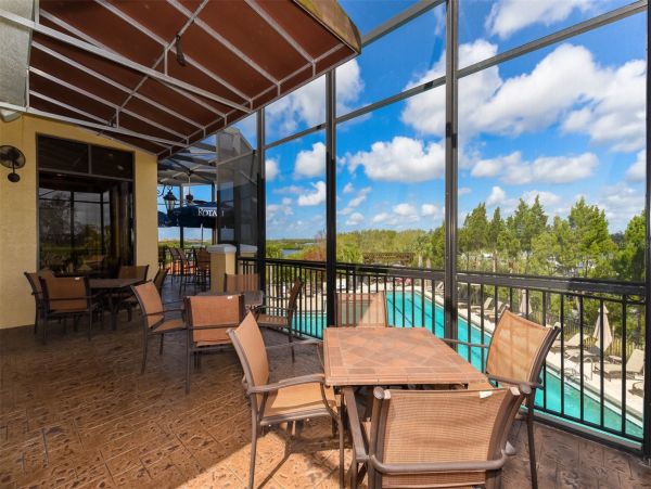 Luxurious 5 Bedroom Waterfront Pool Home in Bradenton