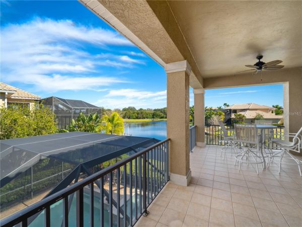 Luxurious 5 Bedroom Waterfront Pool Home in Bradenton