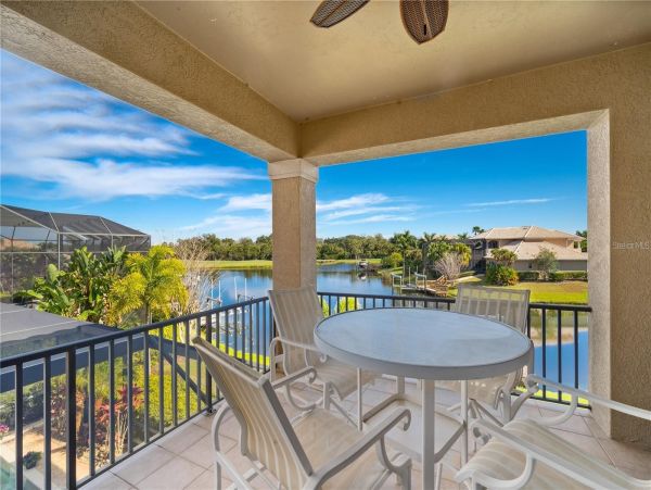 Luxurious 5 Bedroom Waterfront Pool Home in Bradenton