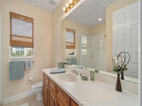Luxurious 5 Bedroom Waterfront Pool Home in Bradenton