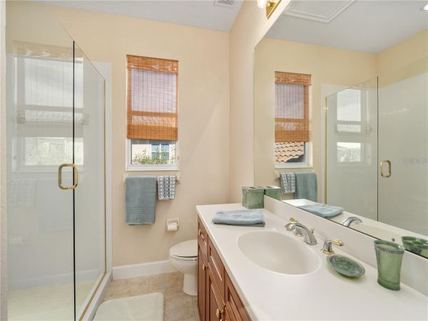 Luxurious 5 Bedroom Waterfront Pool Home in Bradenton