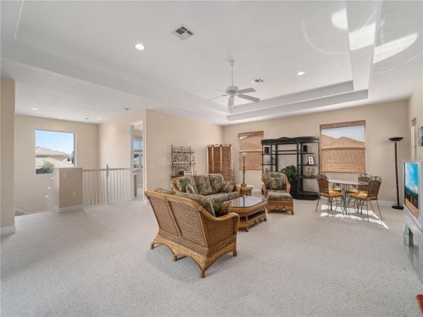 Luxurious 5 Bedroom Waterfront Pool Home in Bradenton