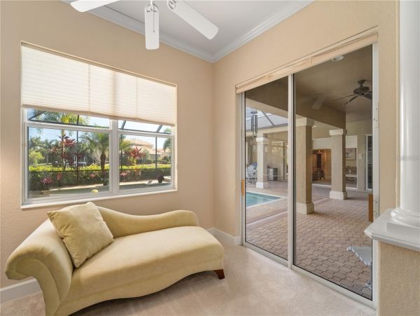 Luxurious 5 Bedroom Waterfront Pool Home in Bradenton