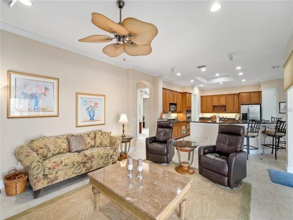 Luxurious 5 Bedroom Waterfront Pool Home in Bradenton