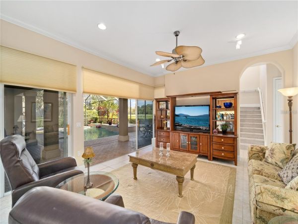 Luxurious 5 Bedroom Waterfront Pool Home in Bradenton