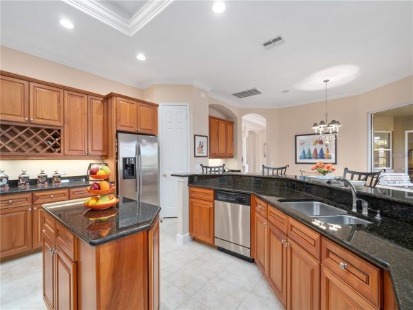 Luxurious 5 Bedroom Waterfront Pool Home in Bradenton