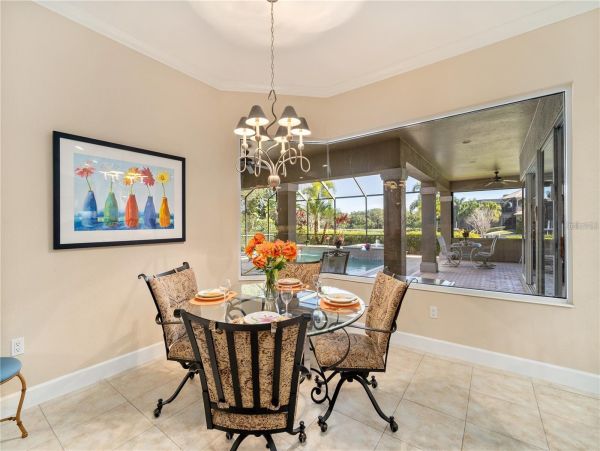 Luxurious 5 Bedroom Waterfront Pool Home in Bradenton