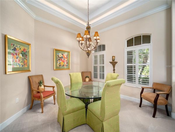 Luxurious 5 Bedroom Waterfront Pool Home in Bradenton
