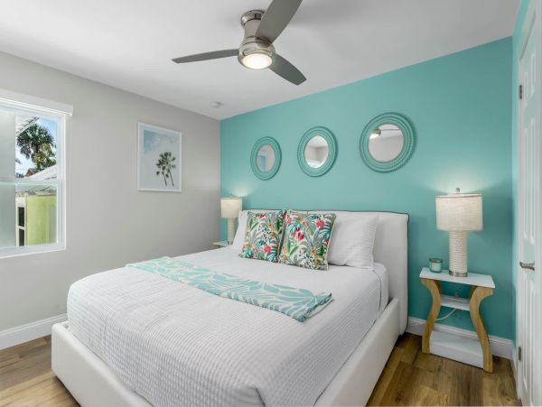 Discover Your Perfect Vacation Retreat: Spacious Home with Hot Tub