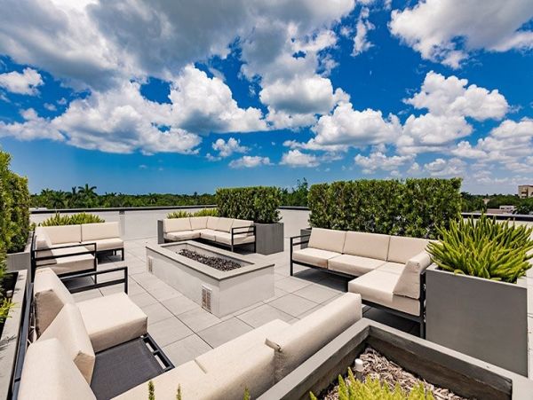 Naples Vacation Luxury Condo Steps from Your Door Call Today