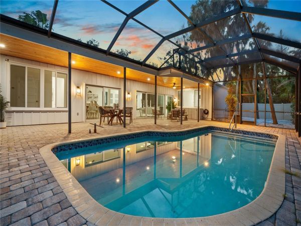 Exceptional Mid-Century Modern Home Near Siesta Key Beach