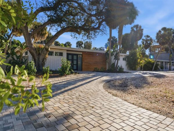 Exceptional Mid-Century Modern Home Near Siesta Key Beach