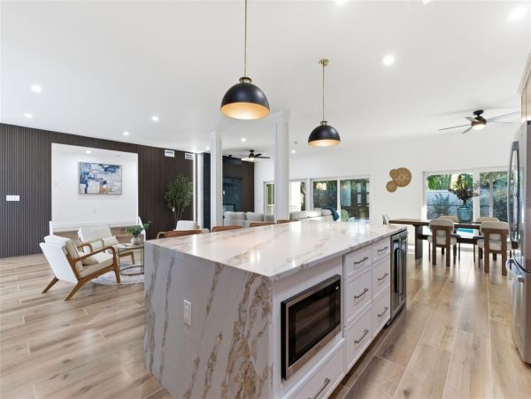 Exceptional Mid-Century Modern Home Near Siesta Key Beach