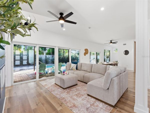 Exceptional Mid-Century Modern Home Near Siesta Key Beach
