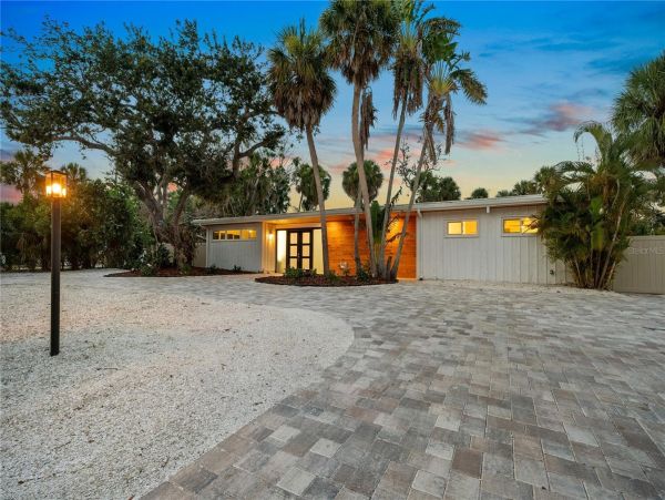 Exceptional Mid-Century Modern Home Near Siesta Key Beach