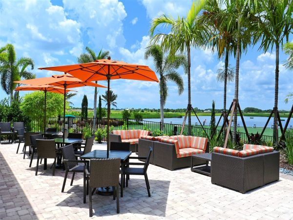 Luxurious Pool Home in Bradenton - Your Dream Getaway