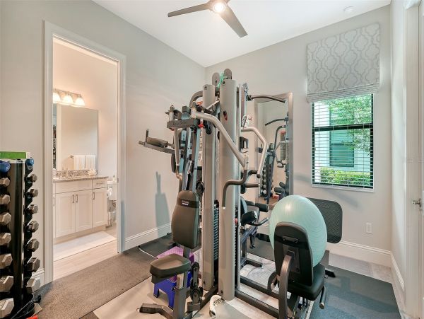 Luxurious Pool Home in Bradenton - Your Dream Getaway