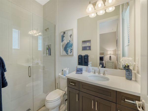Luxurious Pool Home in Bradenton - Your Dream Getaway