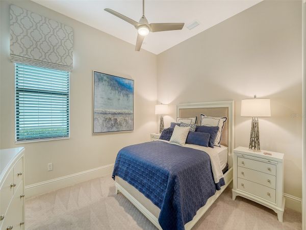 Luxurious Pool Home in Bradenton - Your Dream Getaway