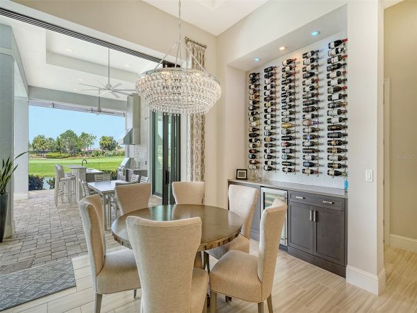 Luxurious Pool Home in Bradenton - Your Dream Getaway