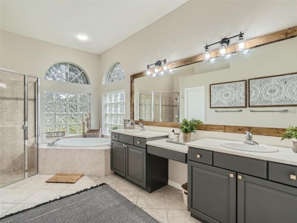 Luxury 4-Bedroom Pool Home in Bradenton - Perfect Vacation Retreat