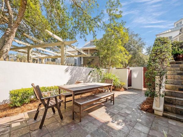 Luxurious Southern Retreat Steps from the Gulf - 5-Bedroom Cottage in Panama City