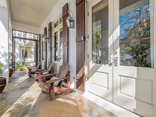 Luxurious Southern Retreat Steps from the Gulf - 5-Bedroom Cottage in Panama City
