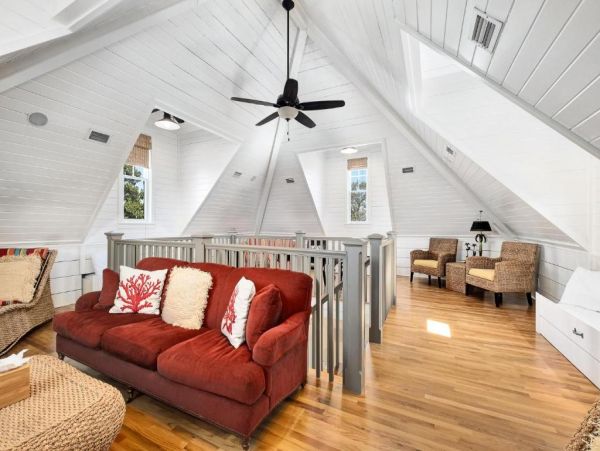 Luxurious Southern Retreat Steps from the Gulf - 5-Bedroom Cottage in Panama City