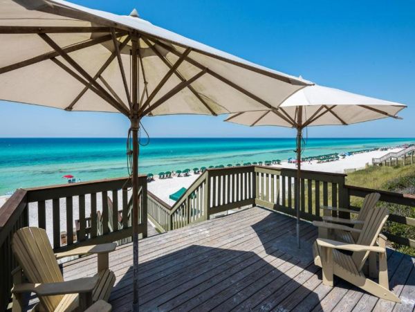 Luxurious Southern Retreat Steps from the Gulf - 5-Bedroom Cottage in Panama City