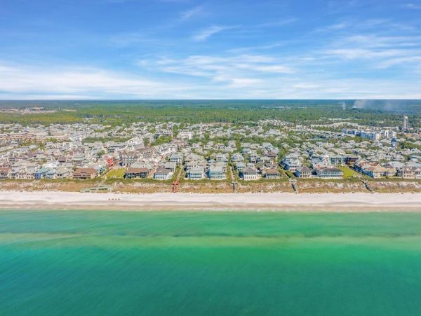Luxurious Southern Retreat Steps from the Gulf - 5-Bedroom Cottage in Panama City