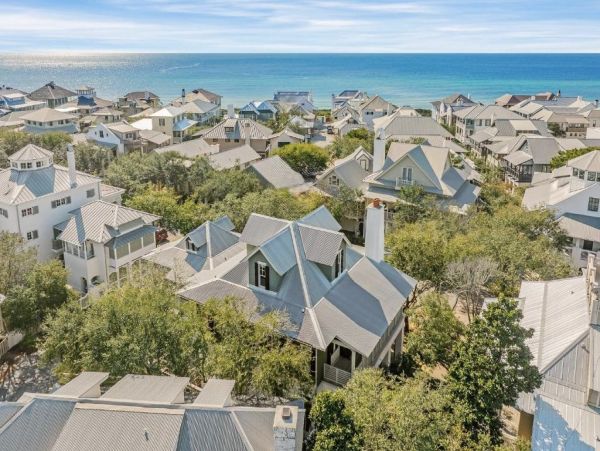 Luxurious Southern Retreat Steps from the Gulf - 5-Bedroom Cottage in Panama City