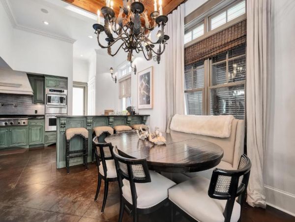Luxurious Southern Retreat Steps from the Gulf - 5-Bedroom Cottage in Panama City