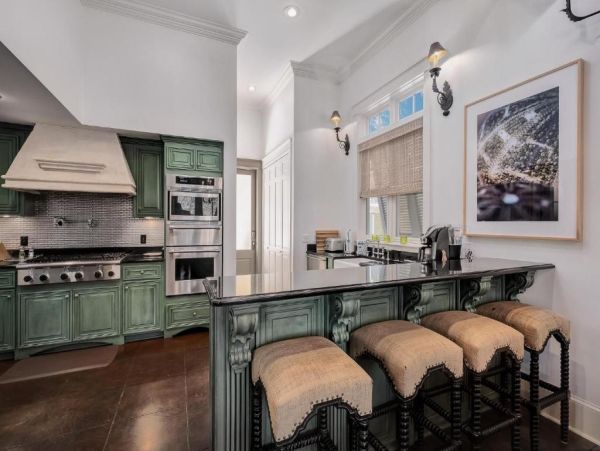 Luxurious Southern Retreat Steps from the Gulf - 5-Bedroom Cottage in Panama City