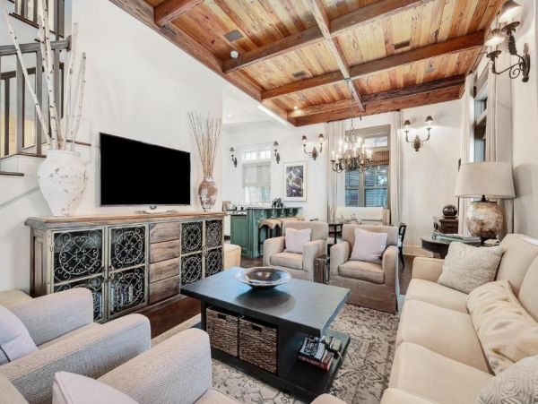 Luxurious Southern Retreat Steps from the Gulf - 5-Bedroom Cottage in Panama City