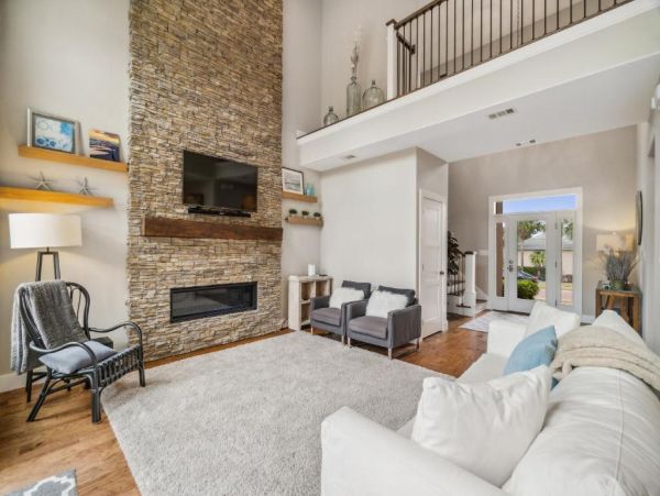 Luxury Vacation Home in Destin - Private Pool & Golf Cart Included