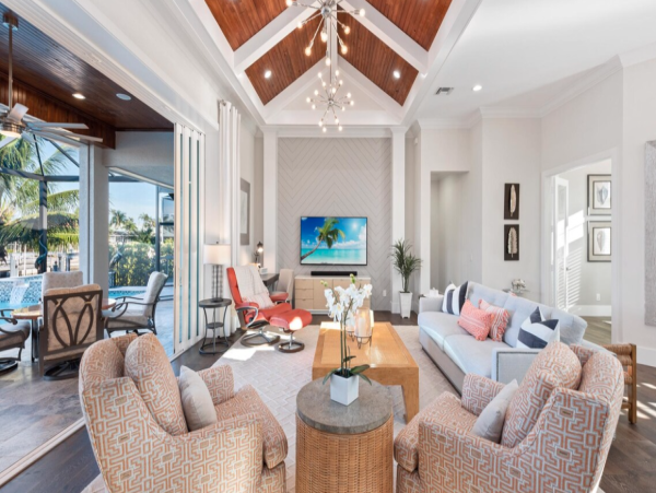 Discover Luxurious Waterfront Retreats - Unmatched Bay Views - additional view, photo 2